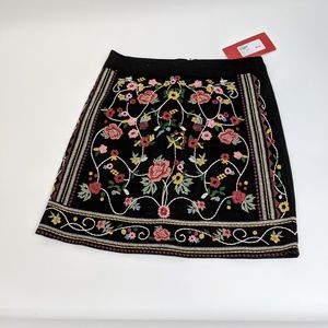 NWT Evereve Braeve embroidered mini skirt